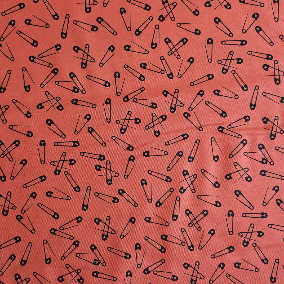 Makower - Pins Brick - M083
