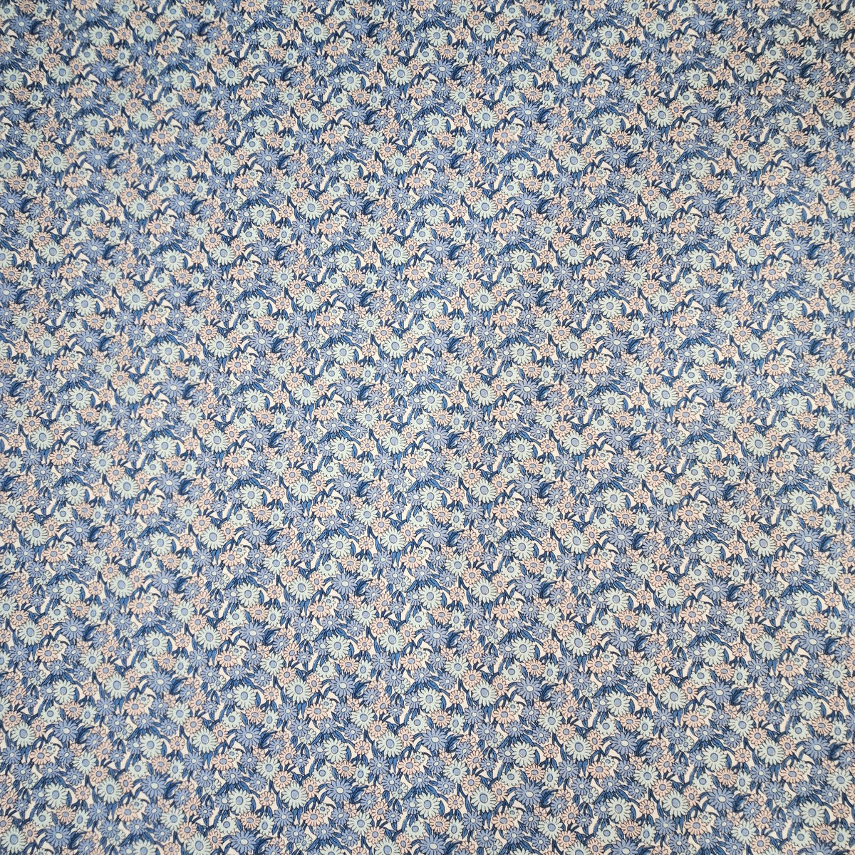 Liberty - Lasenby Cotton - Marguerite Meadow -  L286