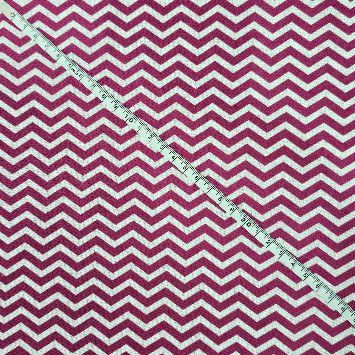 Crafty Fabrics - Small Zigzag Design - CC078
