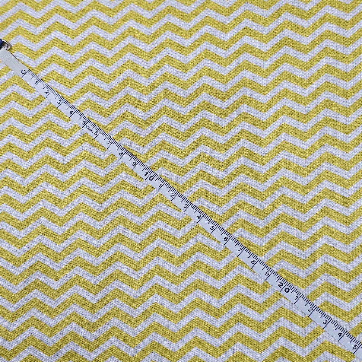Crafty Fabrics - Small Zigzag Design - CC126