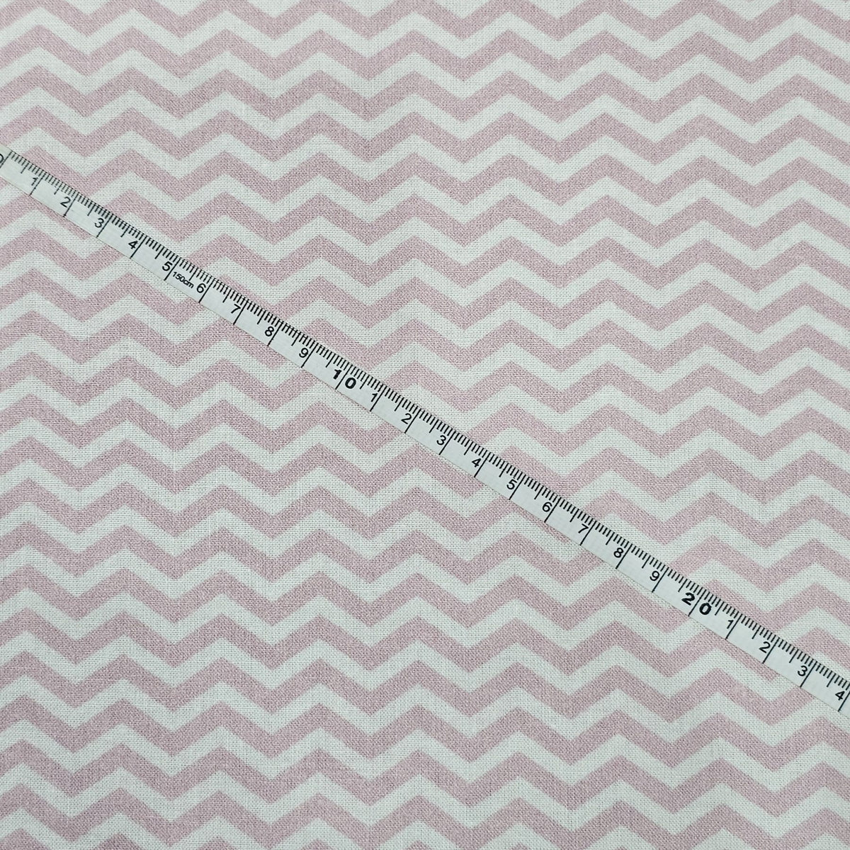 Crafty Fabrics - Small Zigzag Design - CC128