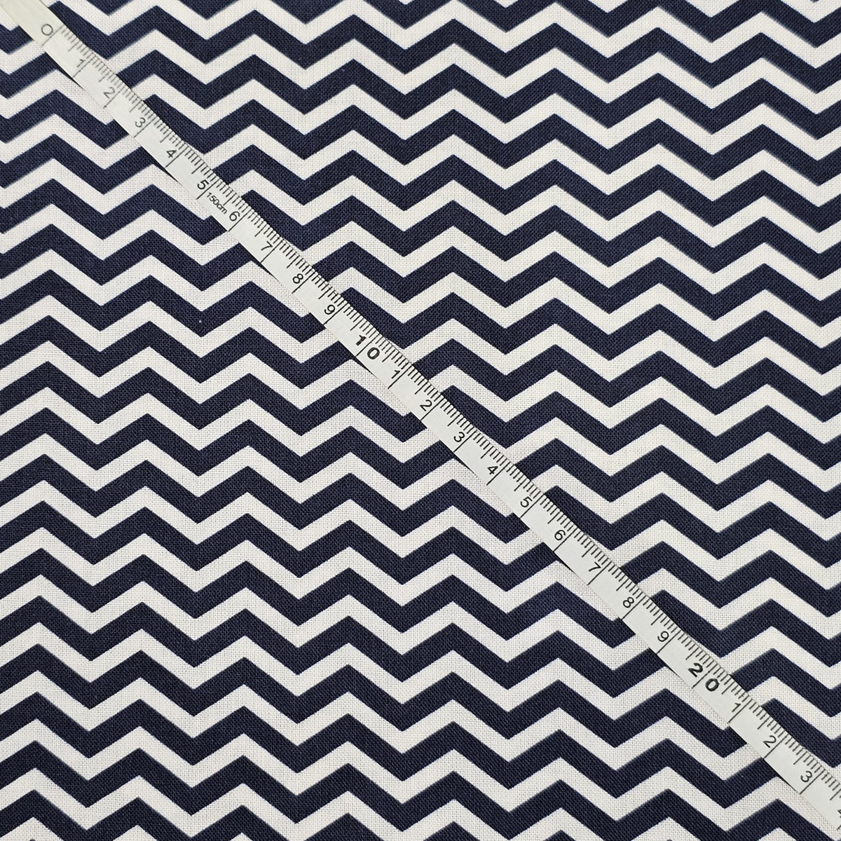 Crafty Fabrics - Small Zigzag Design - CC131
