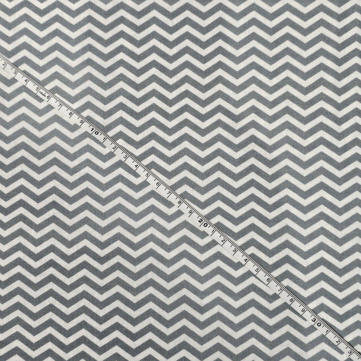 Crafty Fabrics - Small Zigzag Design - CC133