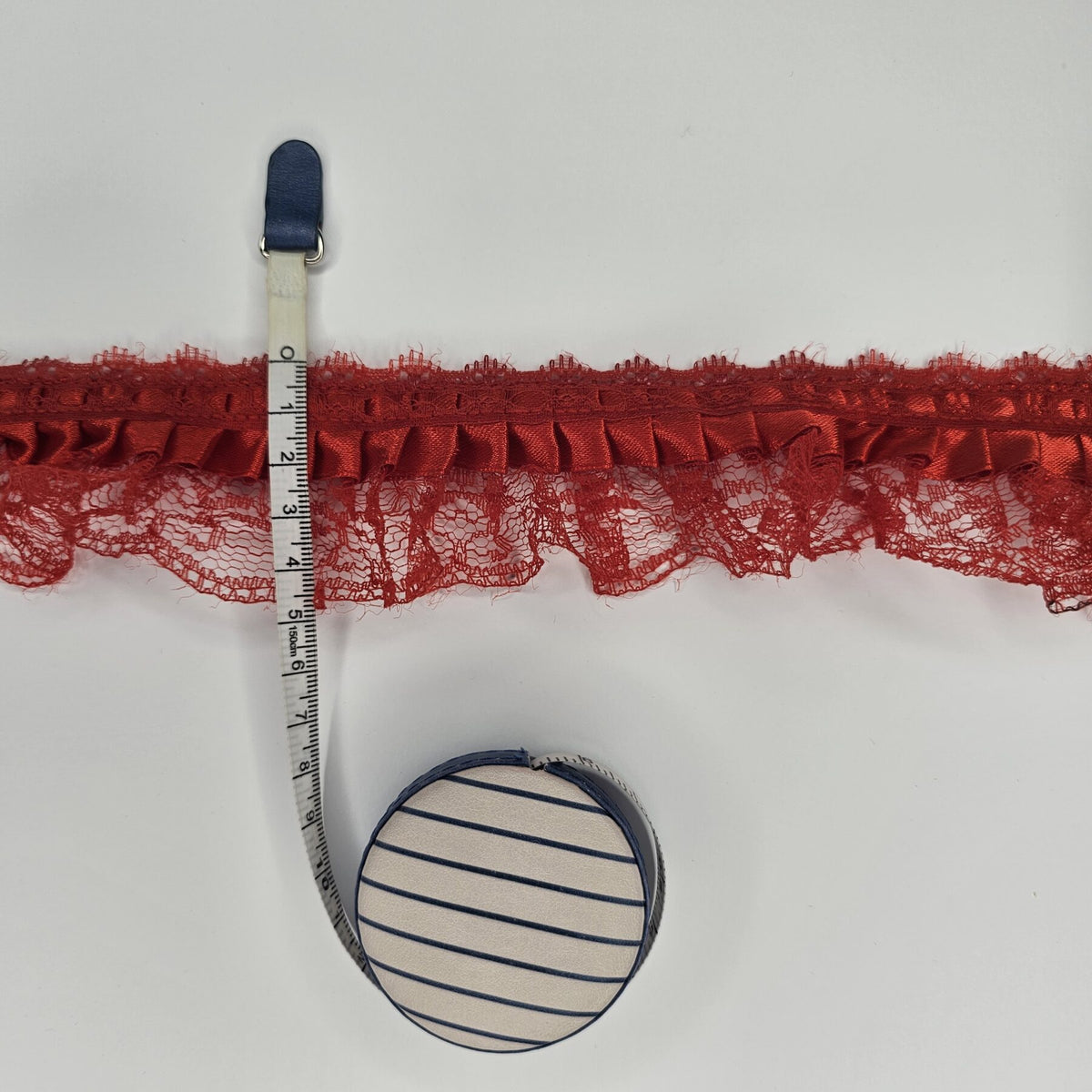 Medium Red Lace Trimmings - 3 metres - TP3002