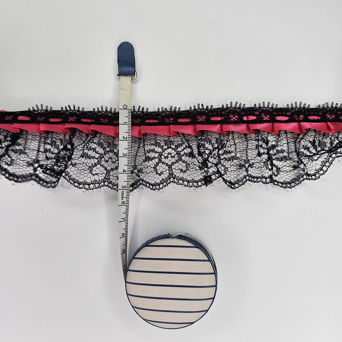 Medium Black & Pink Lace Trimmings - 3 metres - TP3005