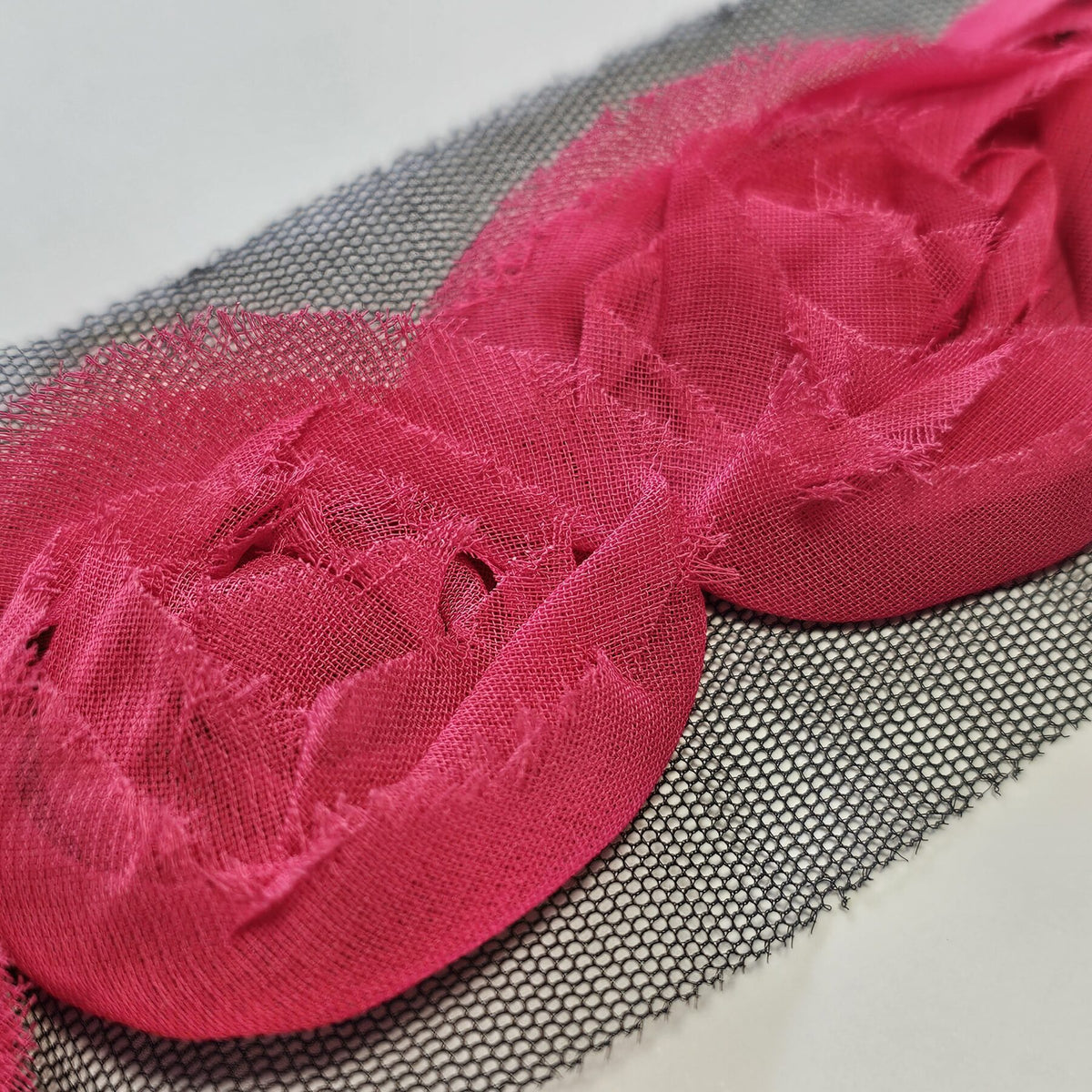 3D Flowers Pink & Black Large Trimmings - 3 metres - TP3015