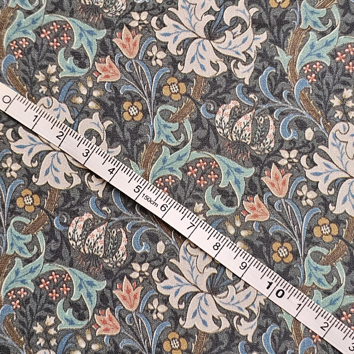 William Morris - Golden Lily - Dusk - CC003