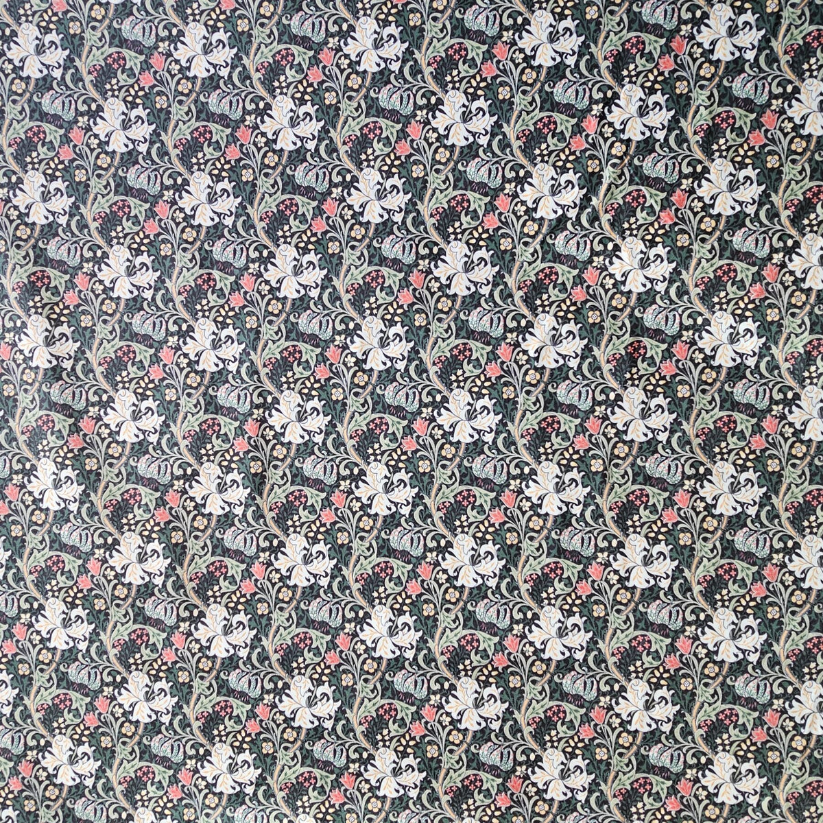 William Morris - Golden Lily - Night Bloom - CC001